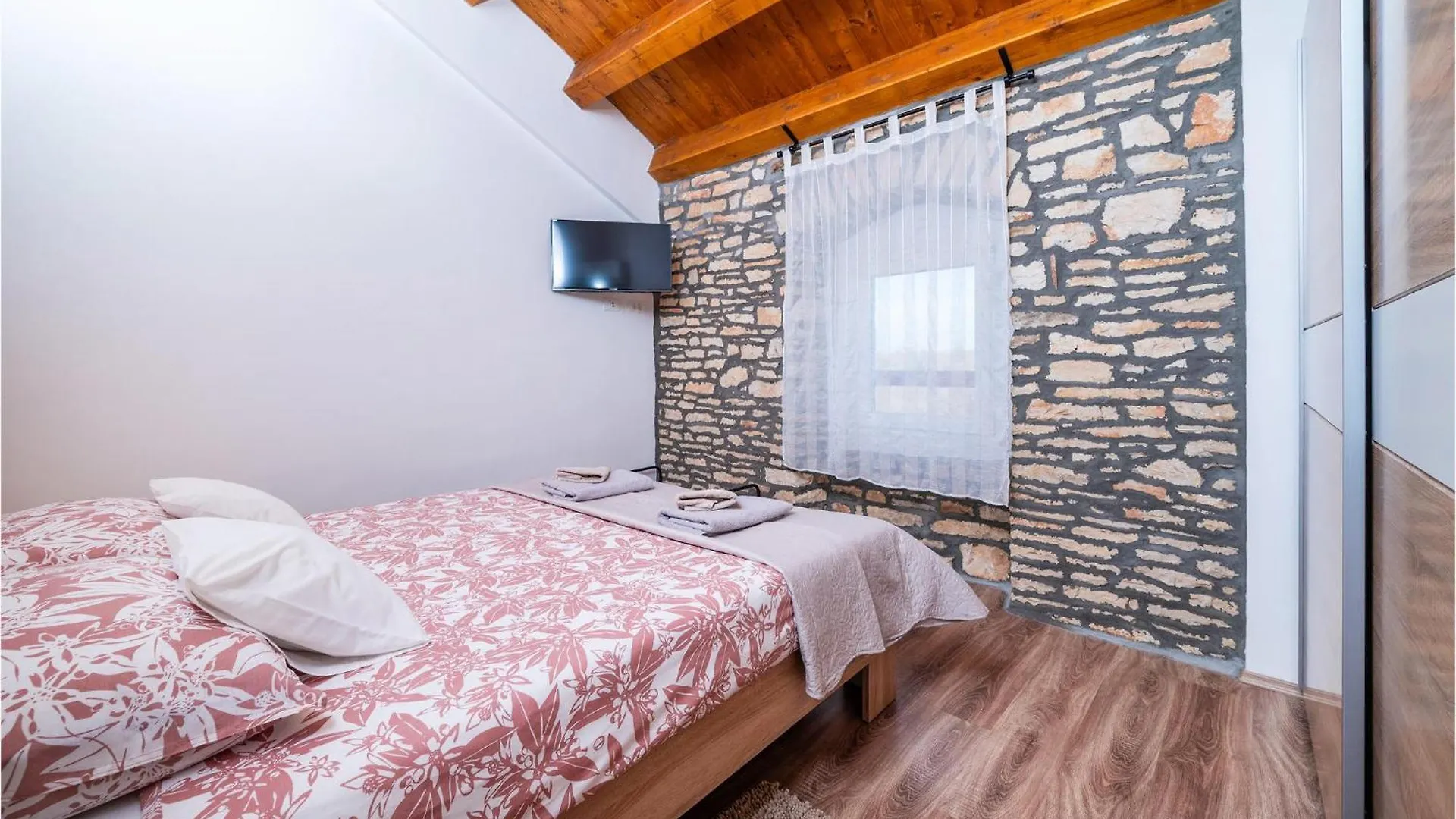 度假居 3 Bedroom Stunning Home In Brscici Bicici 克罗地亚